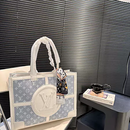 ハイブランド ルイヴィトン lv かわいい 新作 女子 シンプル 純正 通販 