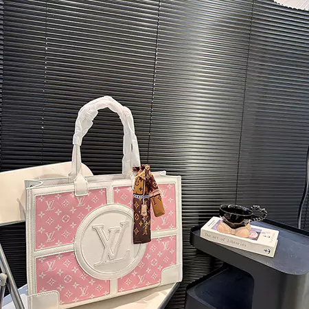 ハイブランド ルイヴィトン lv かわいい 新作 女子 シンプル 純正 通販 