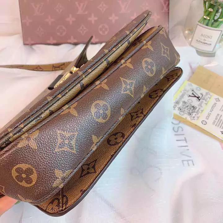 ルイヴィトン lv 女子 風 新作 かわいい シンプル 