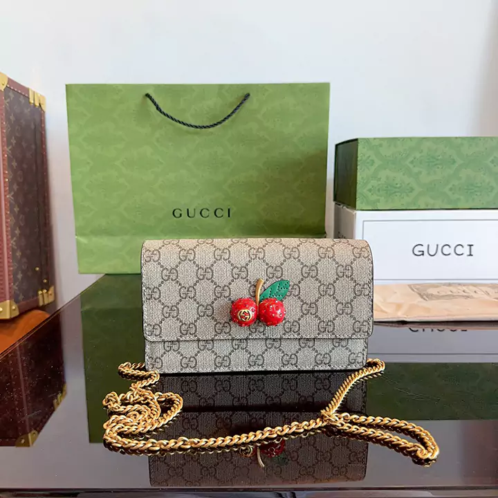 グッチ gucci ファッション 最新 面白い 安い 芸能人 