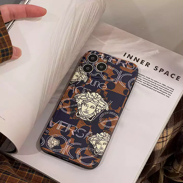 versace ヴェルサーチ ブランド シリコン 最強 流行り 全 機種 対応 本物 シンプル 純正 新作 ケース iphone アイフォン スマホケース 16 plus 15 plus 14 plus 16 15 13 